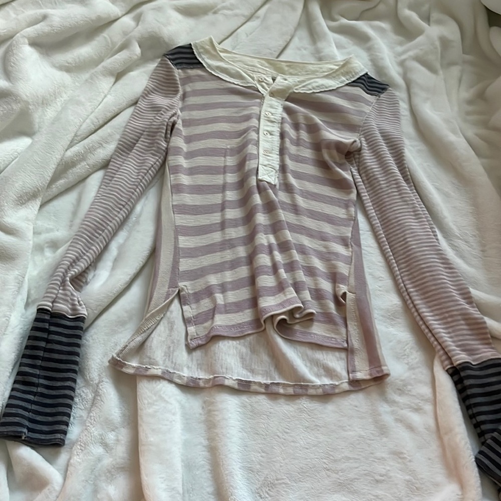 |we the free| |purple and white striped top| |size small|